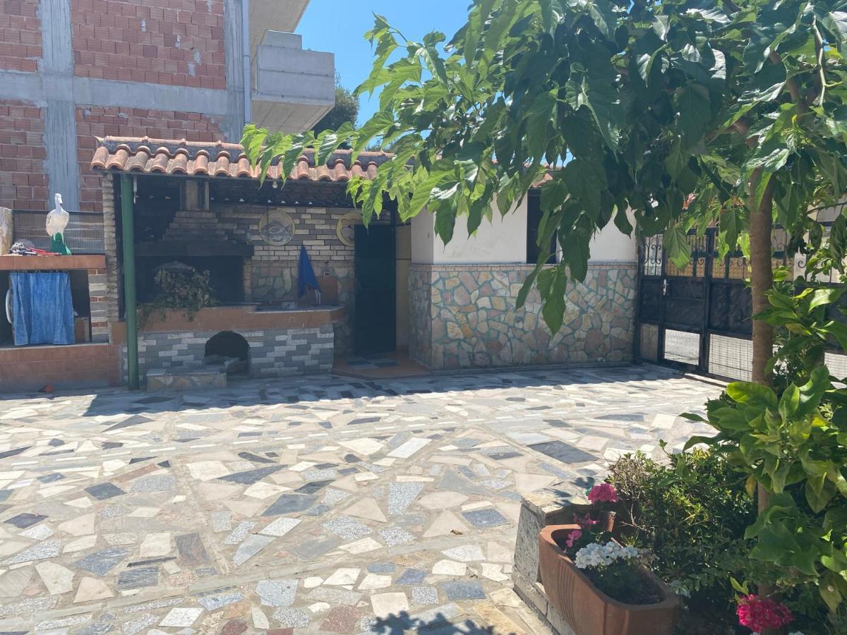 Villas Apartments Shahaj Vlore Bagian luar foto