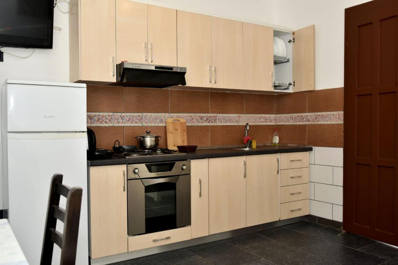 Villas Apartments Shahaj Vlore Bagian luar foto