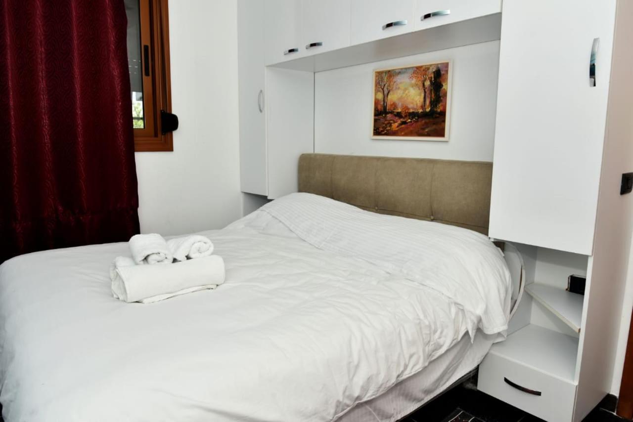 Villas Apartments Shahaj Vlore Bagian luar foto